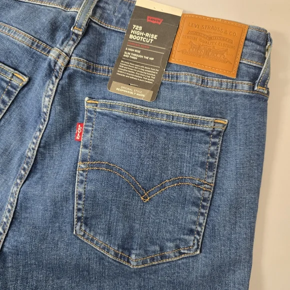 Levi’s 725 High Rise Bootcut Jeans Women 31 Mid Wash NWT - Picture 8 of 9